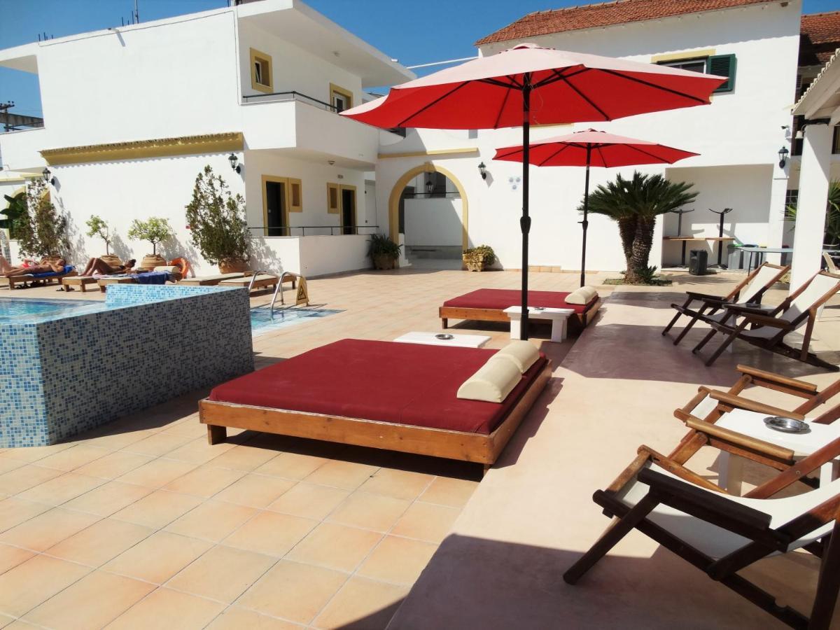 Oasis Beach Club Kavos Bagian luar foto