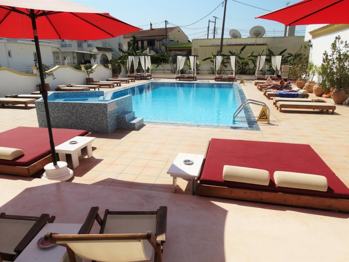 Oasis Beach Club Kavos Bagian luar foto