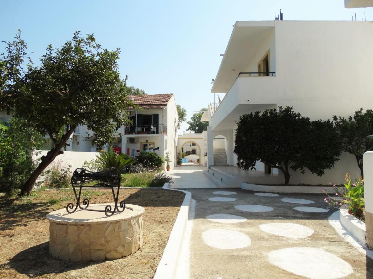 Oasis Beach Club Kavos Bagian luar foto