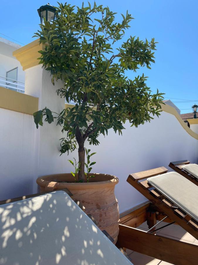 Oasis Beach Club Kavos Bagian luar foto